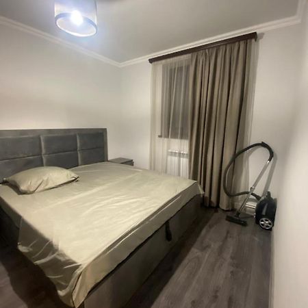 2 Cosy Apartment In Townhouse Near Airport Evn Geghanist  エクステリア 写真